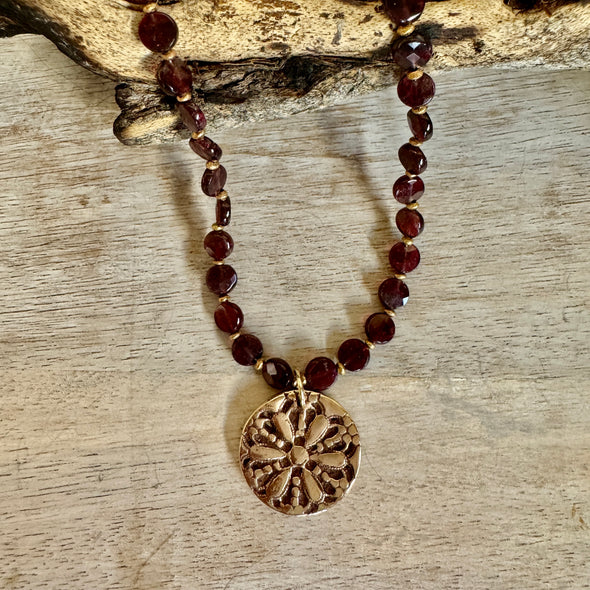 Garnet Vintage Gold Pendant Necklace